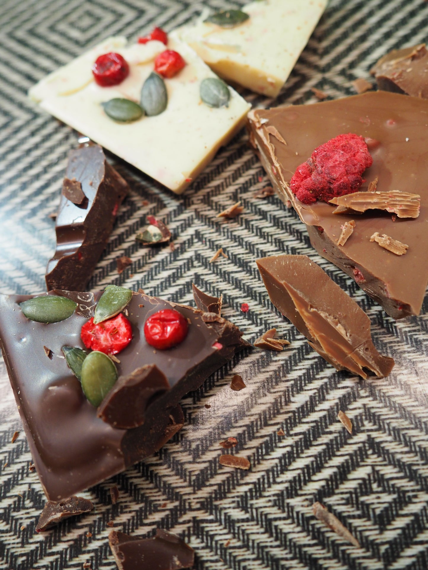 8. Medelpadschoklad -mörk choklad med lingon och pumpafrön